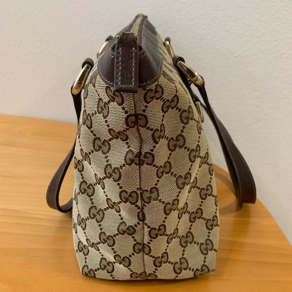 Authentic Gucci Mono Canvas GG Abbey Tote - Picture 2 of 8